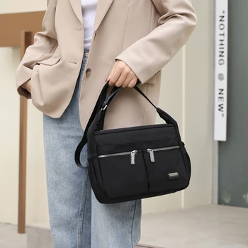 2023 Нов стил, студентски дамски чанти през рамо, найлонови сладки ежедневни прости модерни многофункционални чанти голям капацитет за почивка, мека повърхност