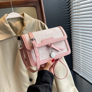 Чанта дамска Лятна 2023 Нова дамска чанта-месинджър, модни универсална малка квадратна чанта с високо качество на едното рамо