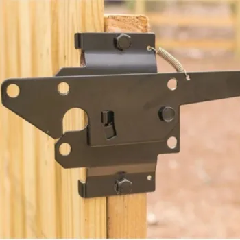 Черна дървена ограда с монтиране на стълб, врата с винтове, дървен стълб, постоянен плъзгащи ограда, заключване за врата и ключалка, гравитационный лост, заключване за врата